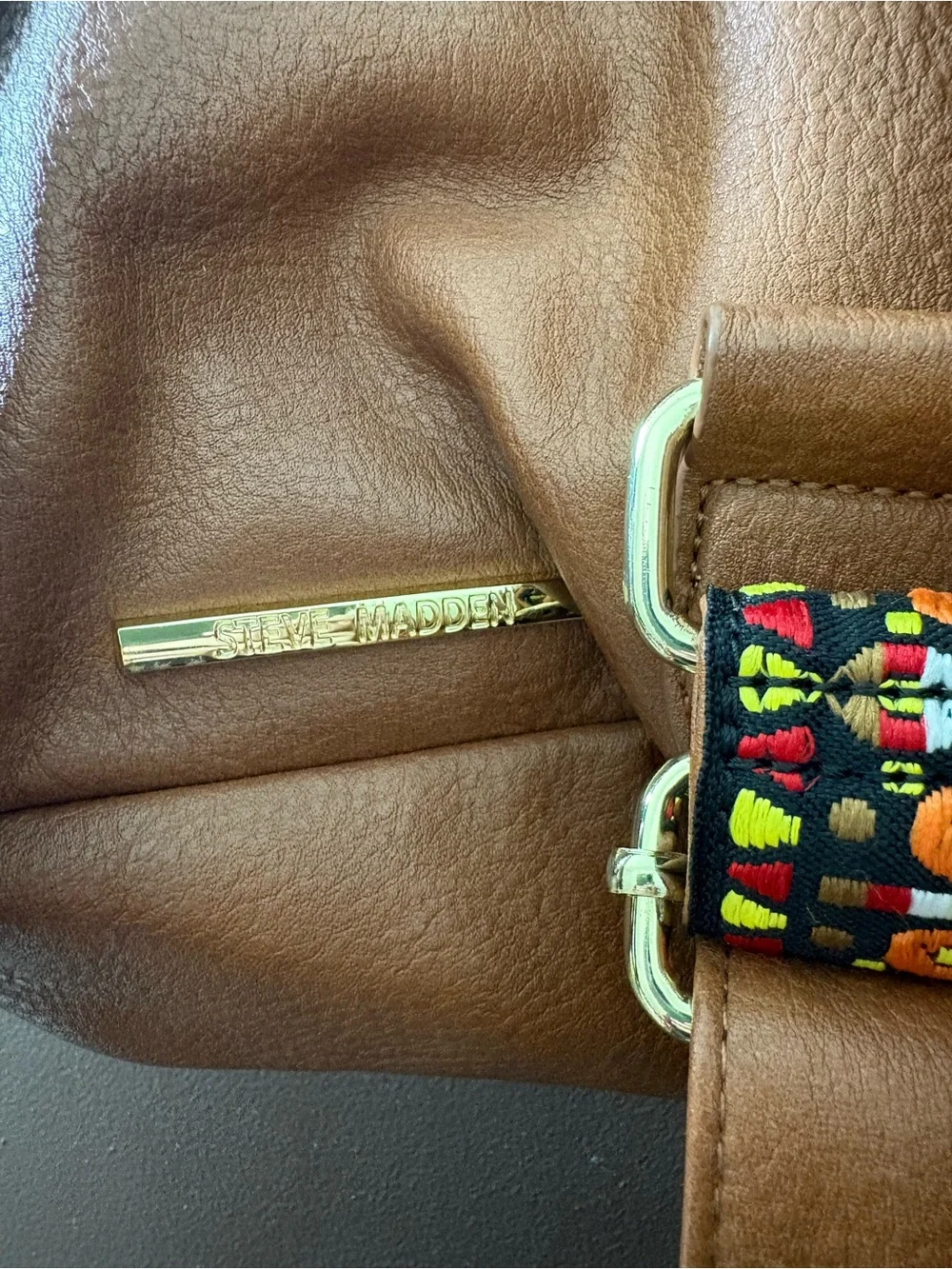 Steve Madden compact faux